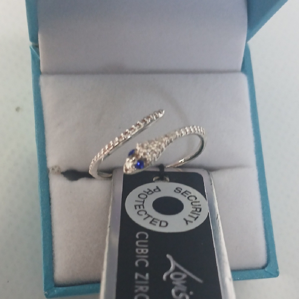 Elegant Silver and Blue Pavé Rings Set